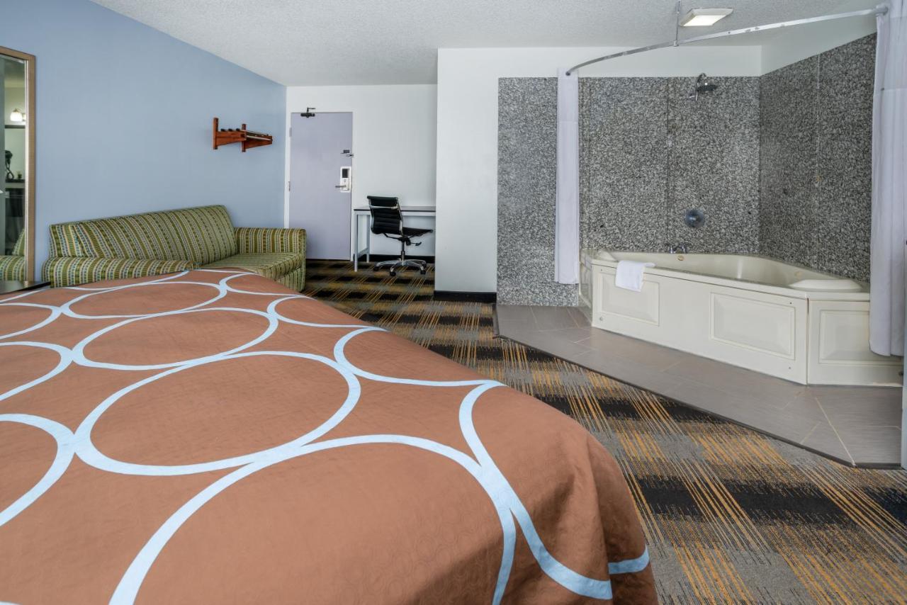 Super 8 By Wyndham Villa Rica Bagian luar foto