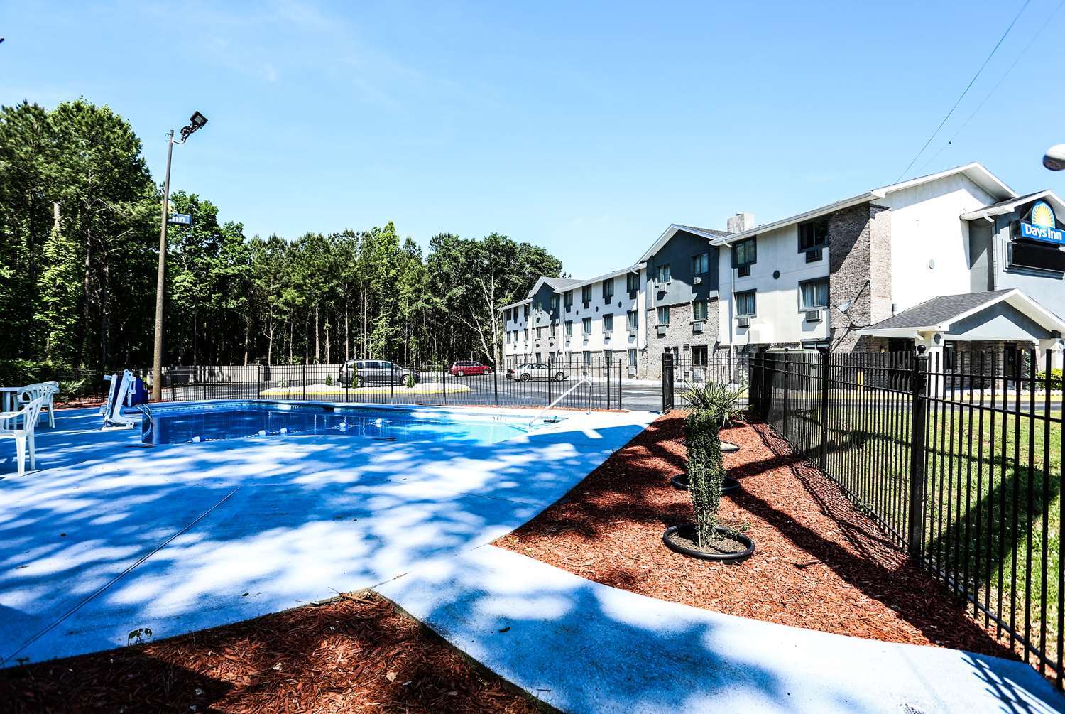 Super 8 By Wyndham Villa Rica Bagian luar foto